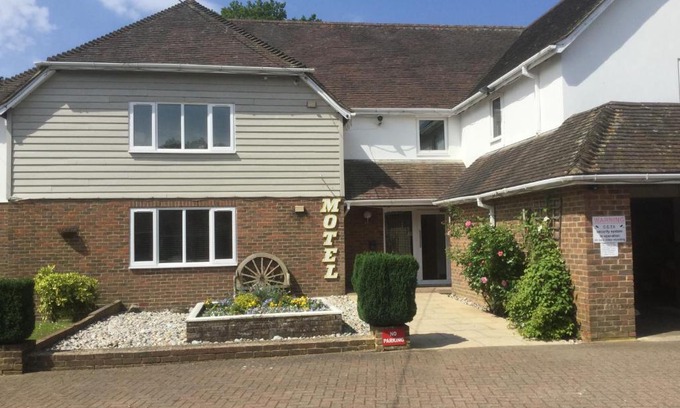 Wadhurst Hotel | T & J Motel
