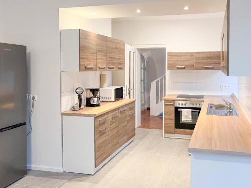 Willich Apartment | T&K Apartments - 5 Zimmer Einfamilienhaus 15min to Messe Fair DUS - Willich