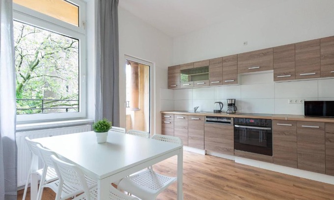 Meiderich Apartment | T&K Apartments Duisburg 4 Apartments 110qm with balcony
