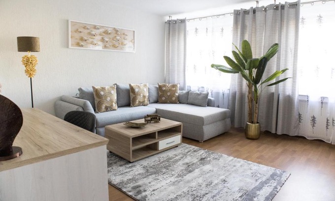 Duisburg Sud Apartment | T&K Apartments near Messe Fair Trade Düsseldorf und Airport 1B