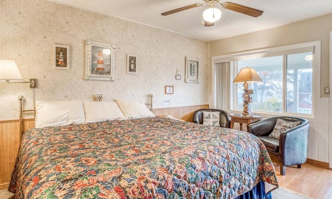 Depoe Bay Apartment | T09 - Lighthouse @ Trollers Lodge