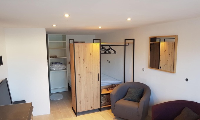 Sud Apartment | T1 10 minute walk from Aix en Provence city of water city of art