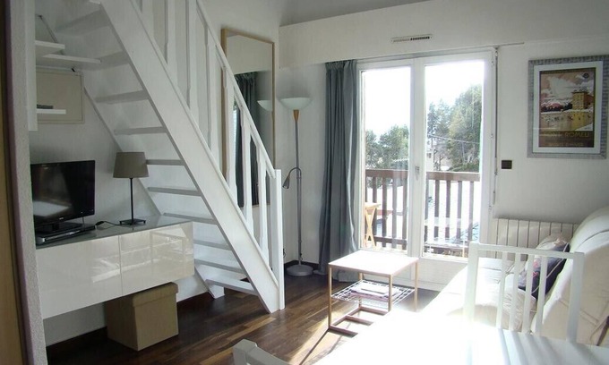 Font-Romeu-Odeillo-Via Apartment | T1+mezz 4/5 pers, center, 50m from the cable cars, superb view, terrace, classified 3*.