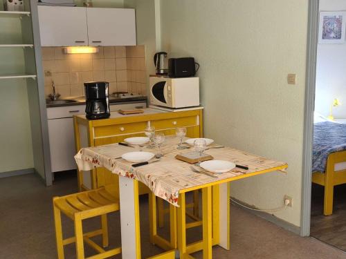 Saint-Lary-Soulan Apartment | T2 avec balcon, 6 pers, parking, casier à skis - Saint-Lary-Soulan - FR-1-457-253