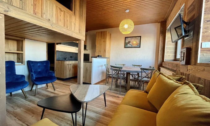 Courchevel Apartment | T2 cabin in Courchevel with slope access, parking and wifi