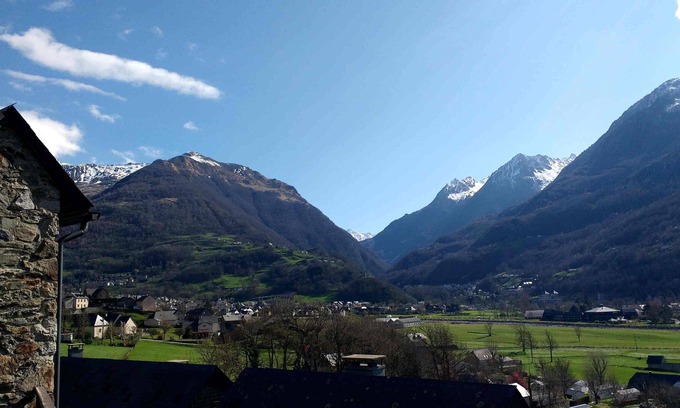 Esquieze-Sere Apartment | T2 calm and sunny with very nice view
