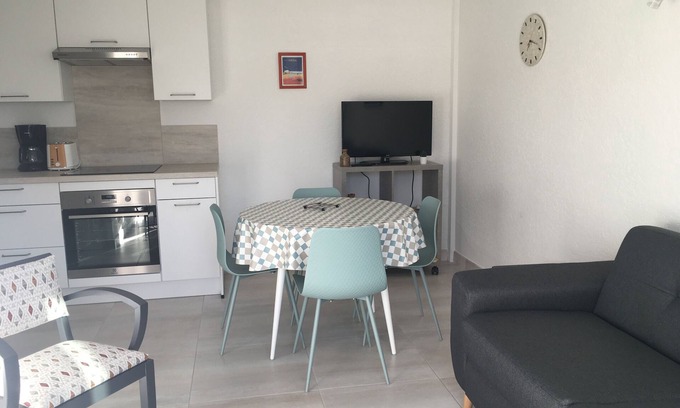 Vaux-sur-Mer Apartment | T2, completely renovated in 2021, 100m from the sea. Small, quiet residence.