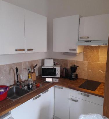 Montpellier-Centre Apartment | T2 Cosy Clim & WiFi - Ecusson cœur de Montpellier