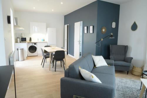 Cognac Apartment | T2 de 55m2 avec toit terrasse, hyper centre, wifi, draps, savons et serviettes fournis