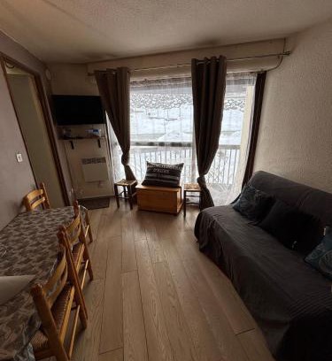 Pla d'Adet Apartment | T2 residence Grand Schuss cote pistes