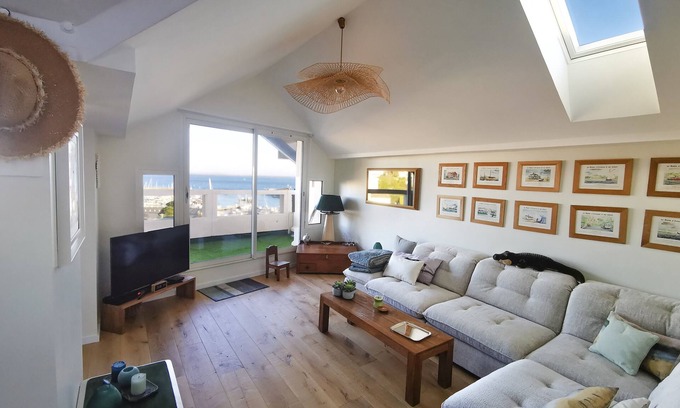 Arcachon Apartment | T2 SEA VIEW - Spacious - Right on the beach - High standing - Classified 4*.