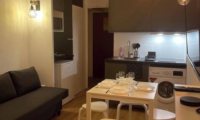Bussy-Saint-Georges Apartment | T2D Apartment - Suite BLG near Disneyland Paris