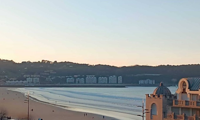 Hendaye Apartment | β±οΈπββοΈ T3 apartment "4/6" people center beach seafront Hendaye πβ΅οΈ