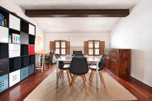 Arnaud Bernard Apartment | T3 Jeanne d'Arc Charme des briques toulousaines