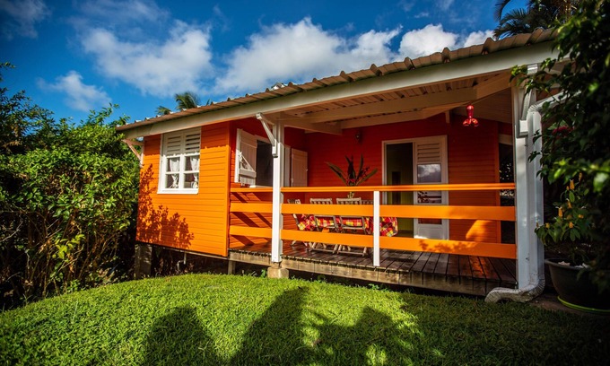 Sainte-Luce House | T3 Mango Kasavanille: furnished, pool, air conditioning, great view