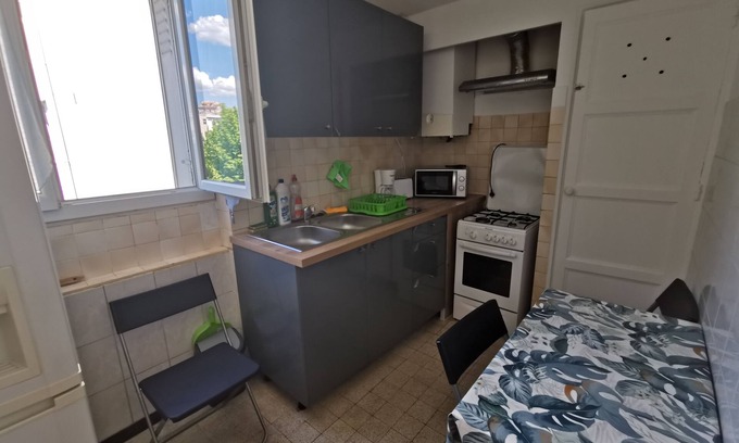 3rd Arrondissement Apartment | T4 Apartment with sunny balcony near gare st Charles Marseille
