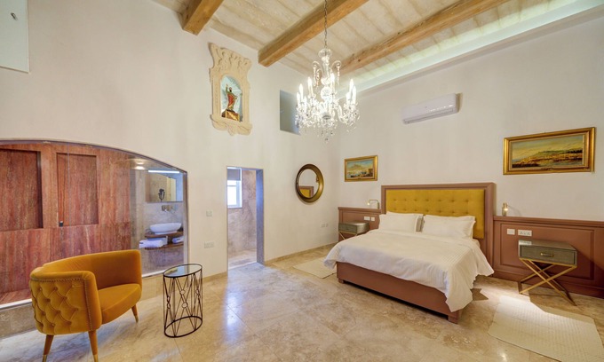 Rabat House | Ta' Karmenu - An 800 year old modernized gem, walking distance to Mdina