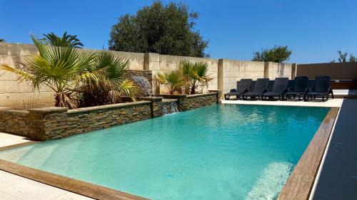 Santa Lucija Villa | Ta Lucija - Luxurious 6 Bedroom/En suite Villa - Pool/AC