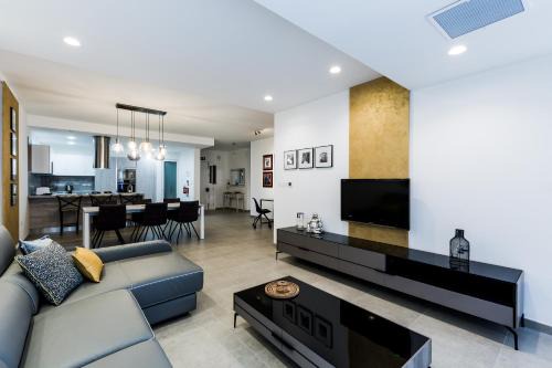 Bugibba Apartment | Ta Martin, Flat 2