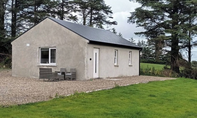 Inagh Cottage | Tadgh's Cottage nNear the Cliffs and Beaches
