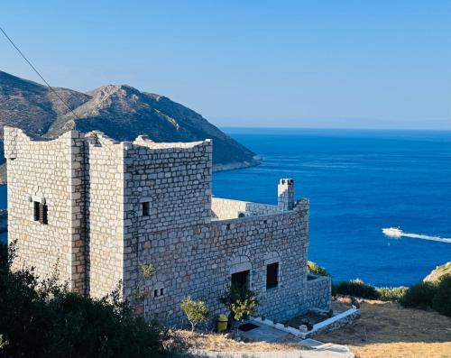 Omales House | Taenarioum antico