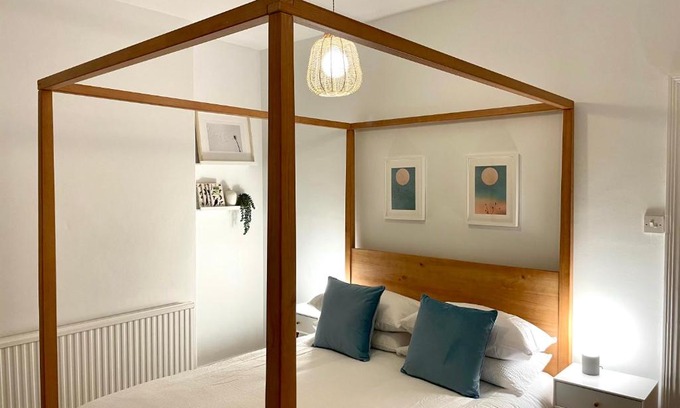 Grangetown House | TAFFS MEAD HOUSE Central City Location, nr Stadium, Family Friendly!