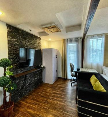 Muntinlupa Apartment | Tagaytay Vibe King Bed Suite near Alabang Muntinlupa