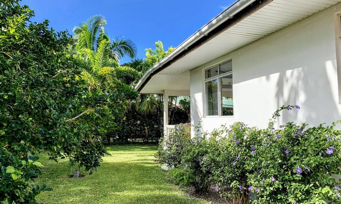 Mahina Ski Chalet | TAHITI - Fare Mitinui Surf Break