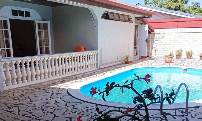 Pirae House | Tahiti Maison de Ville Moderne Avec Piscine