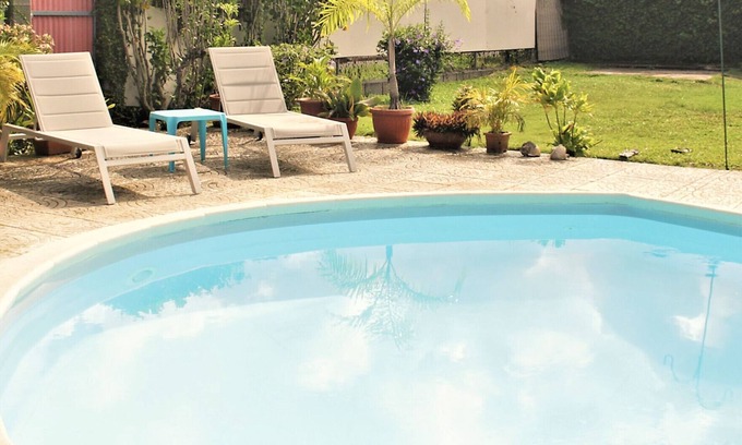 Punaauia Apartment | TAHITI - Sanny's Place Room & Pool