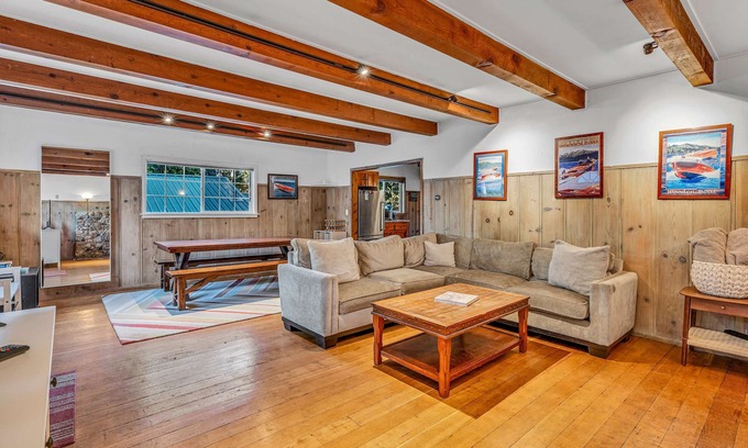 Tahoe City House | Tahoe City Gem | Pet-Friendly Yard + Walk to Beach