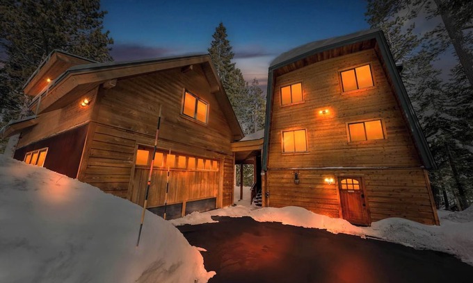 Talmont House | Tahoe City Retreat – For 8!