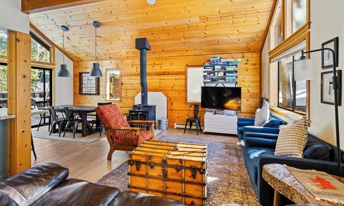 Truckee House | Tahoe Donner Cabin W/Resort Amenities ,Kid And Dog Friendly