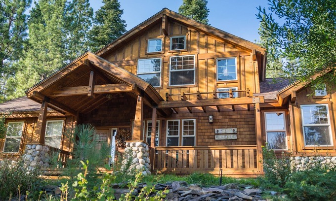 Truckee House | Tahoe Donner Home - Minutes To Truckee - Dream For Entertaining And Recreation