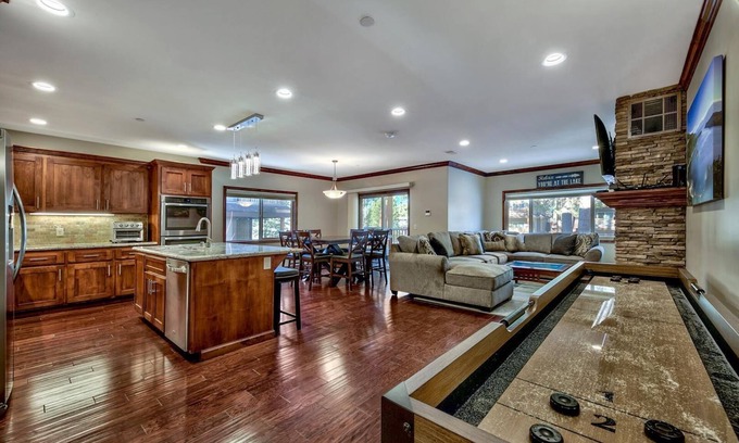 South Lake Tahoe House | Tahoe Woods #602 Stateline, Walk to Gondola, Lake, Casinos