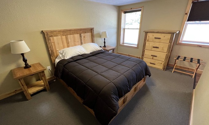 Paradise Hotel | Tahquamenon Suites Lodging - One-Bedroom Suite # 2