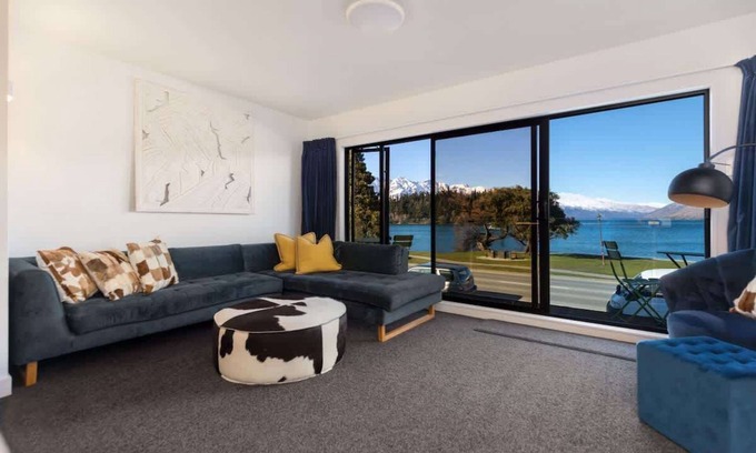 Queenstown Apartment | Tahuna Lakefront Luxury