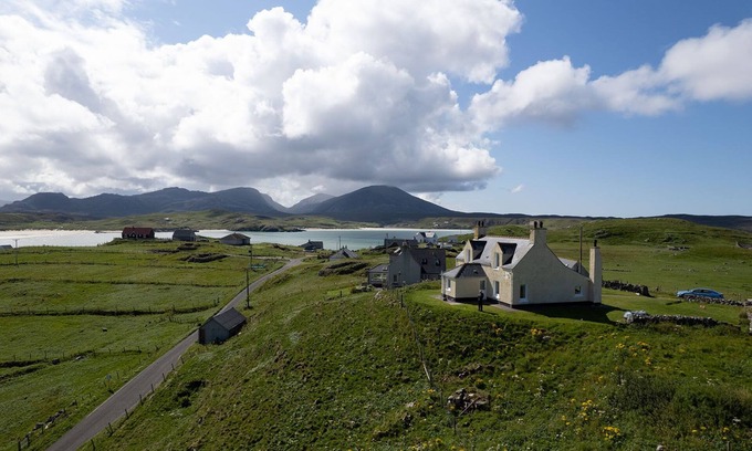 Ardroil Cottage | Taigh Dholol, 4 Crowlista, Uig, Isle of Lewisn