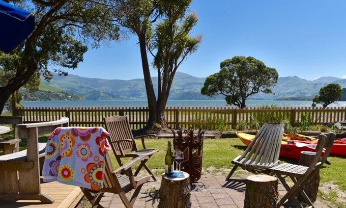 Akaroa Cottage | Taka Bach - Takamatua Bach
