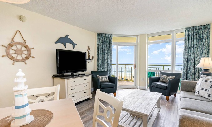 Crescent Beach Condo | Take in Beautiful East Coast Sunrises W/Amenities Galore!