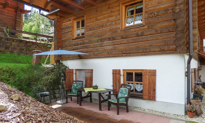 Regenhutte Apartment | Take your four-legged friend with you on vacation in this pet-friendly vacation rental!