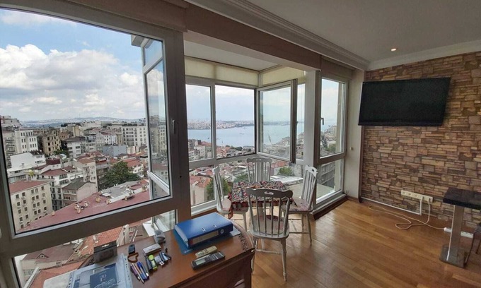 Kabatas Apartment | Taksim Square and Bosphorus in a Single Cosy Place