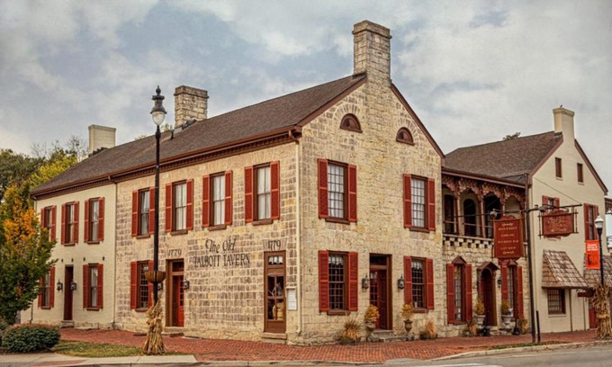Bardstown Bed & Breakfast | Talbott Tavern and Inn