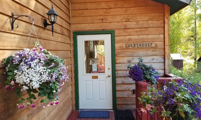 Talkeetna Hotel | Talkeetna Hideaway