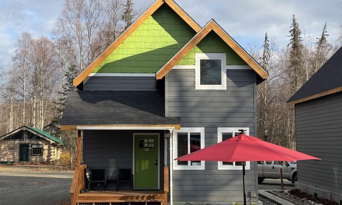 Talkeetna House | Talkeetna Wildlife House