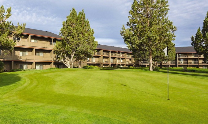 Redmond Resort | Tall mountains, deep rivers, beautiful vistas!