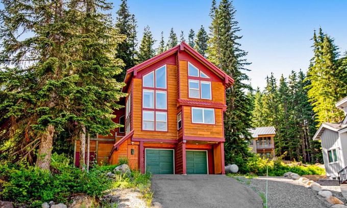 Hyak House | Tall Timber Lodge