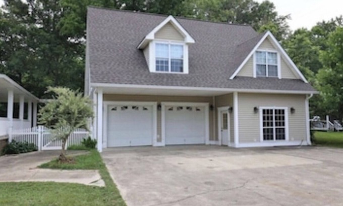 Oxford House | Talladega Nights - Interstate 20 Convenience, Choccolocco Creek Comfort