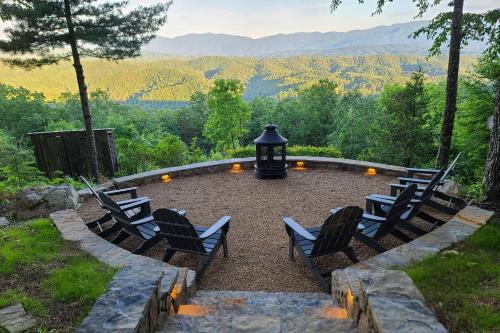 Tallassee House | Tallassee Family Home with Stunning Smoky Mtn Views