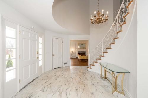 Hamilton House | Tallen Manor & Retreat